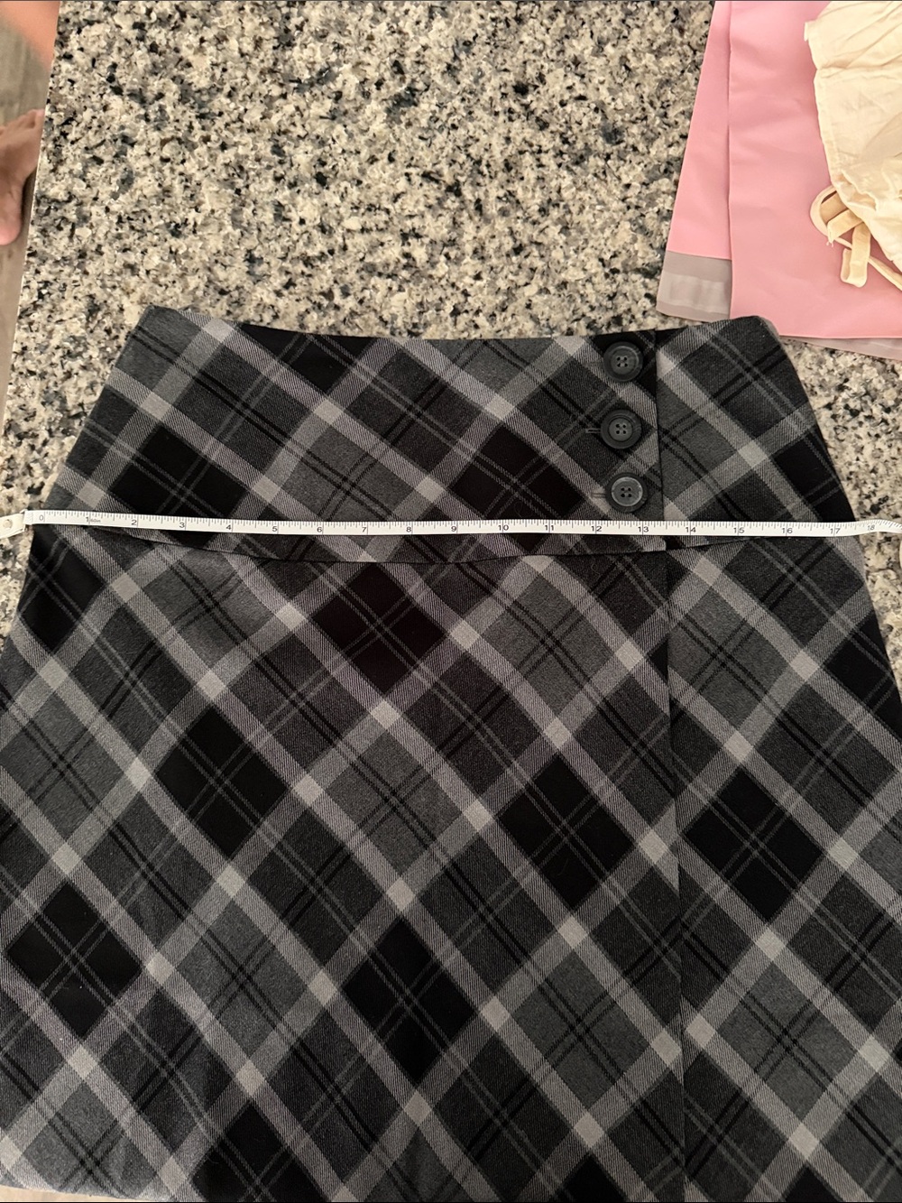 East 5th Plaid A-Line Skirt Size 6 Gray Black Side Button - Picture 7 of 7
